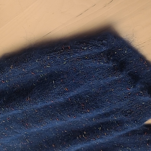 VTG 1970s Haur Hiwa Fuzzy Metallic Detail and Pleated Shoulders Sweater - Picture 5 of 14